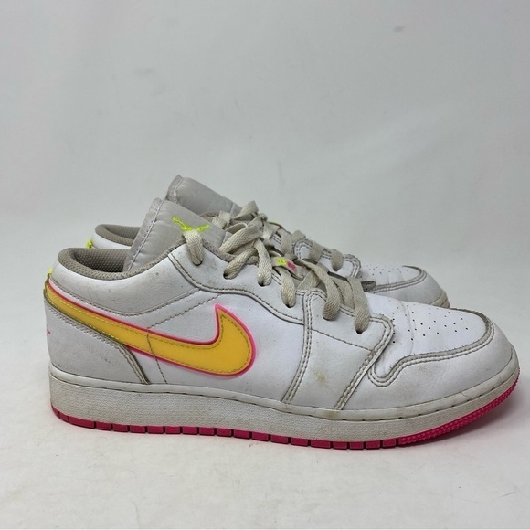 Nike Air Jordan 1 Women’s Low Edge Glow White Sneakers Size 9 7Y - Picture 2 of 8